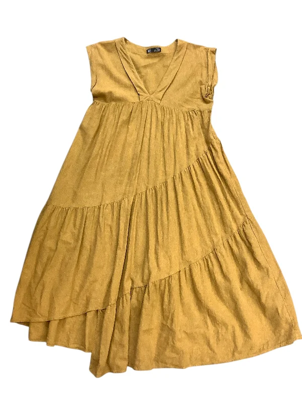 Dress Casual Maxi By Cmc In Gold, Size: S