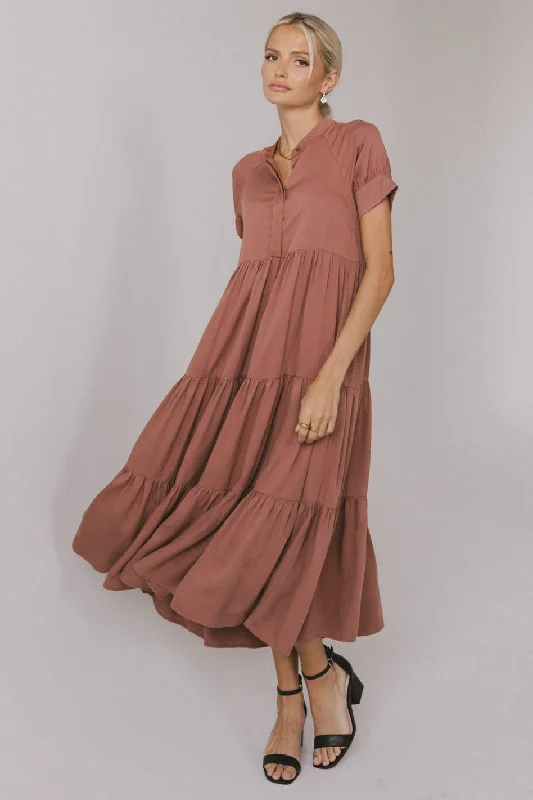 Amanda Tiered Dress in Raisin